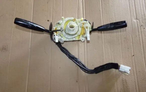 KIA Carnival Wiper turn signal indicator stalk/switch 93420