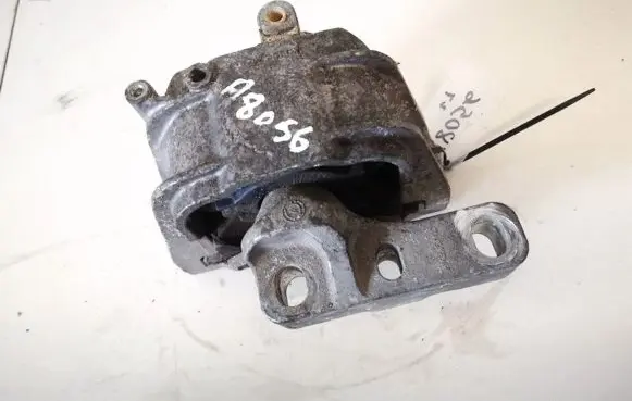 Skoda Octavia Mk2 (1Z) Engine mount bracket 1k0199262