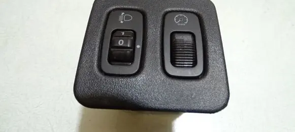 Mitsubishi Pajero Headlight level height control switch MR402645