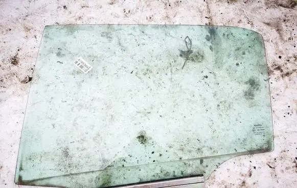 Rear door window glass