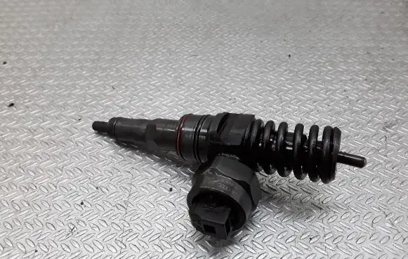 Volkswagen Sharan Fuel injector 038130073AC