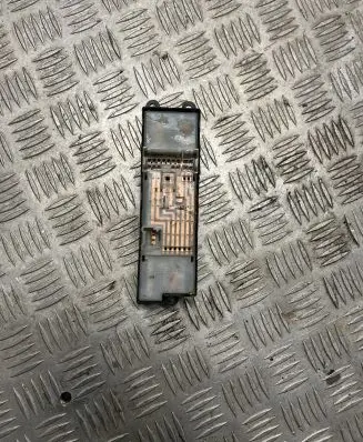 Toyota Land Cruiser (HDJ90) Electric window control switch