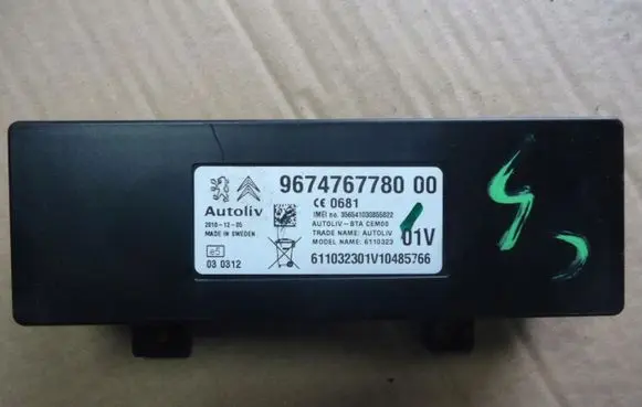 Citroen DS4 Wing mirror control module 967476778000