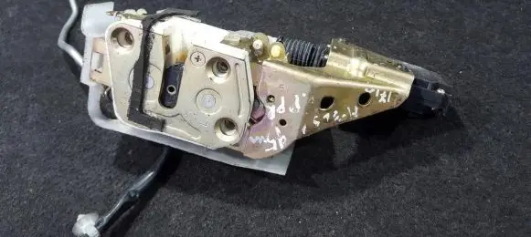 Mazda 323 F Front door lock