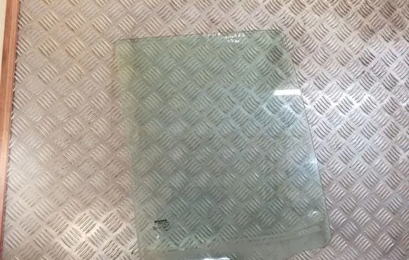 Nissan Navara D40 Rear door window glass 43R000479