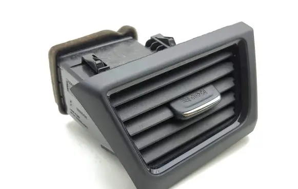 Nissan Leaf II (ZE1) Dashboard side air vent grill/cover trim LG60PG05