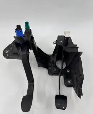 Renault Master III Brake pedal 27J230003599 070108 PA66GF35
