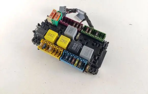 Mercedes-Benz Vito Viano W447 Fuse module A2469067100