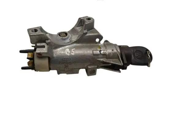 Volkswagen PASSAT B5 Ignition lock 4D0905851E