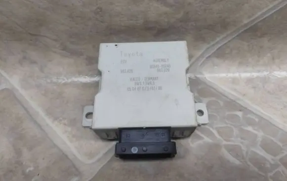 Toyota Avensis T250 Window wiper relay 8594005040