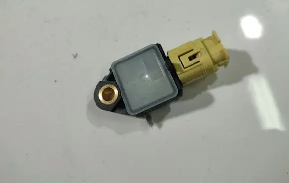 Hyundai i30 Airbag deployment crash/impact sensor 959203K000