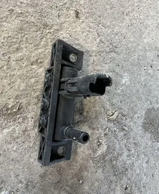 Peugeot 607 Fuel pressure sensor 