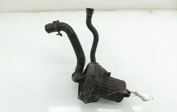 Volkswagen Golf IV Secondary air pump 06A959253B 72273803 06A131333C