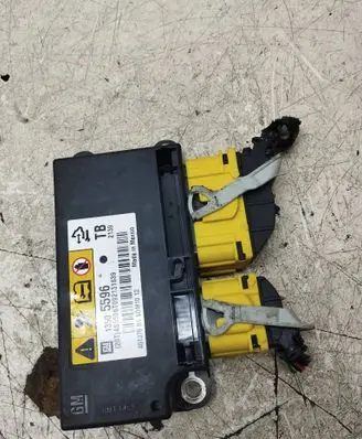 Opel Insignia A Airbag control unit/module 13505596 AS5596T092131639