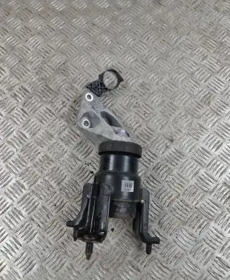 Lexus ES VII XZ10 Engine mount bracket
