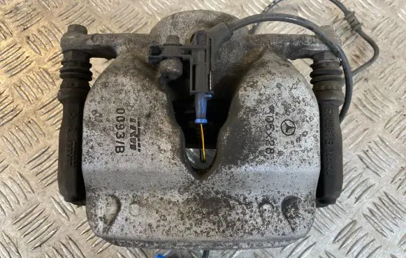 Mercedes-Benz C W205 Front brake caliper 0993B