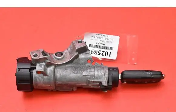 Skoda Fabia Mk2 (5J) Ignition lock 6R0905851D