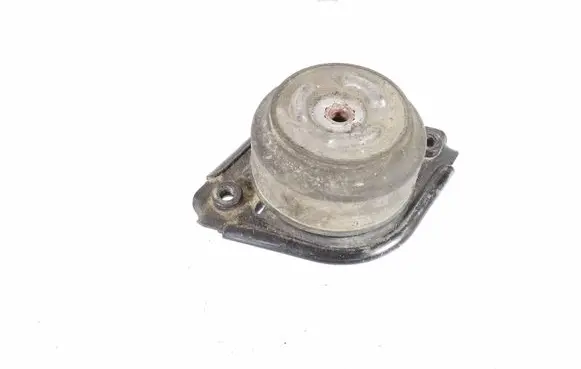 Mercedes-Benz R W251 Engine mount bracket A2512402717