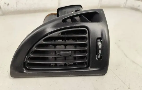 Citroen C5 Dashboard side air vent grill/cover trim 99024210