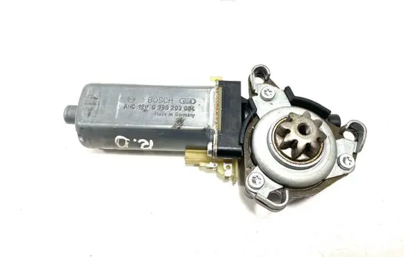 Mercedes-Benz CLS C219 Seat adjustment motor 0390203004 820419004