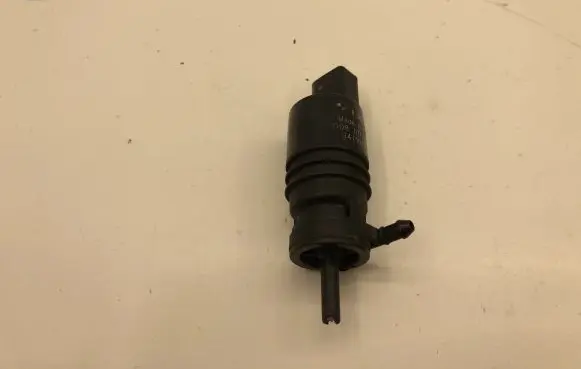 BMW 3 E46 Windscreen/windshield washer pump 8362154