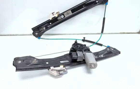 BMW 1 F20 F21 Front door window regulator with motor 7242561 13262410 3N3023