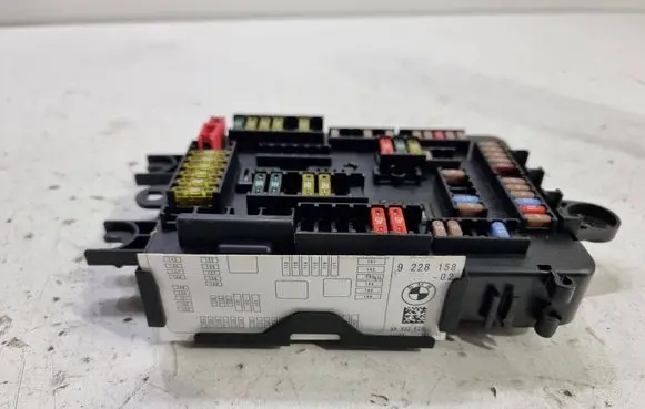 BMW 1 F20 F21 Fuse module 9261110 19110000001 24062013