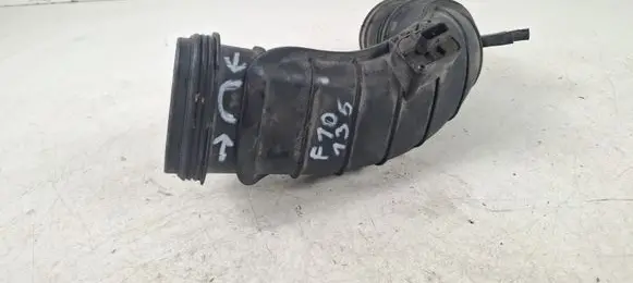 BMW 5 F10 F11 Air intake hose/pipe 8508047