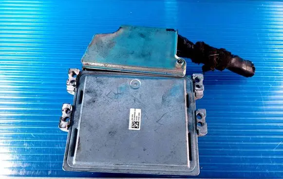 Ford Focus C-MAX Engine control unit/module 6G9112A532BB