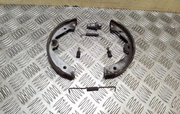 Volkswagen Touareg II Handbrake/parking brake pads 