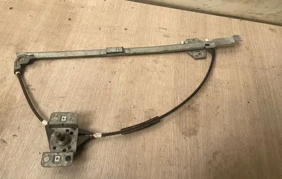 Volkswagen Transporter - Caravelle T4 Front door manual window regulator 701837502B