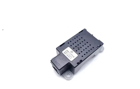 Volkswagen Golf VI Aerial antenna amplifier 5M0035570B