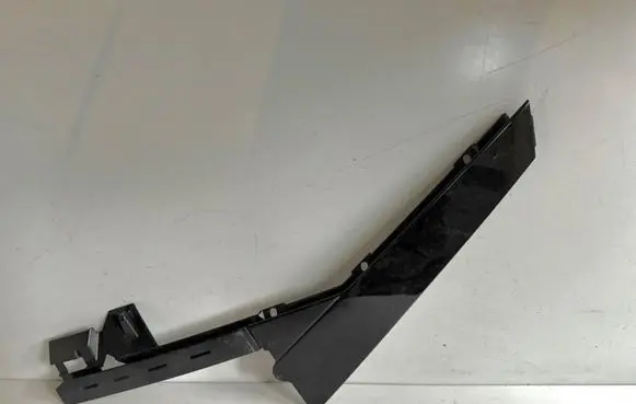 Porsche Macan (95B) Rear vent window glass 95B853589
