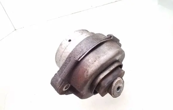BMW X5 E53 Engine mount bracket 6758444