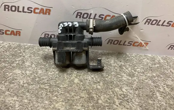 BMW 7 E65 E66 Coolant heater control valve 6411690665203 050210