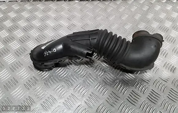 BMW 3 E90 E91 Air intake hose/pipe 780484607