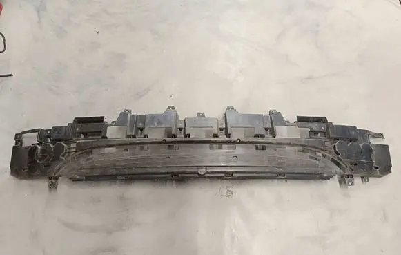 Chrysler Pacifica Front bumper support beam 68229062AA 65620K