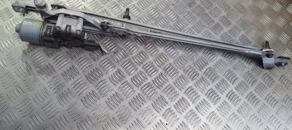 Ford Focus Front wiper linkage and motor 4M5117504BC