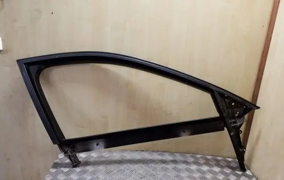 Audi A3 S3 8P Front door window/glass frame 8P4837630