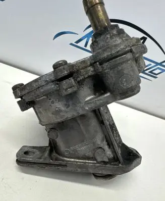 Volkswagen Transporter - Caravelle T4 Vacuum pump 074145100A