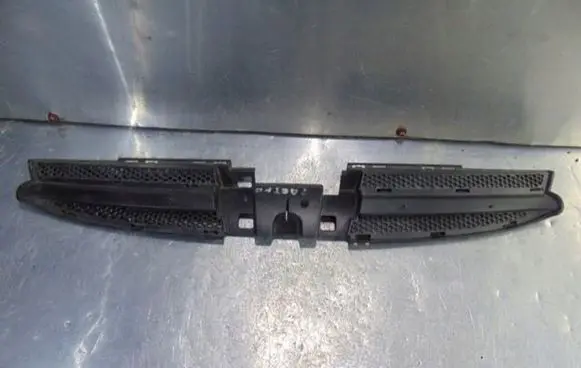 Peugeot Partner Front bumper upper radiator grill