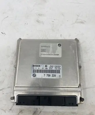 BMW 5 E39 Engine control unit/module 0281011257 7790220 28RTF334