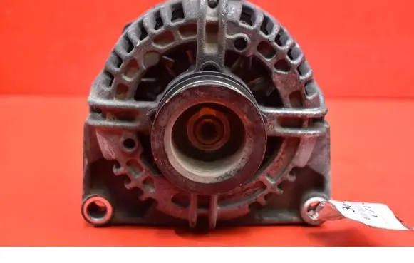 Opel Zafira B Generator/alternator 13229984AK