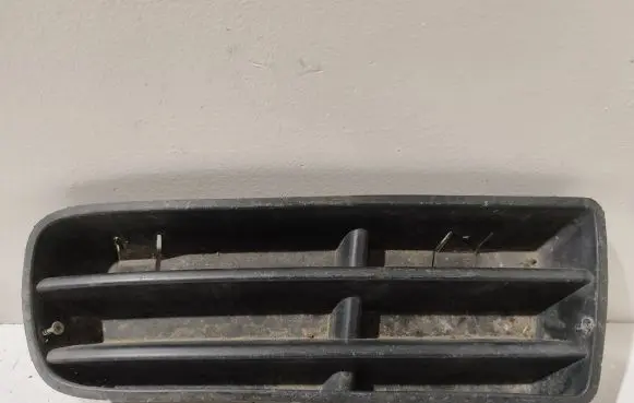 Volkswagen Golf IV Front bumper lower grill 1J0853666D