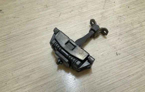 Mercedes-Benz Vito Viano W447 Rear door check strap stopper