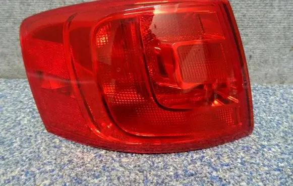 Volkswagen Jetta VI Rear/tail lights 5C6945095