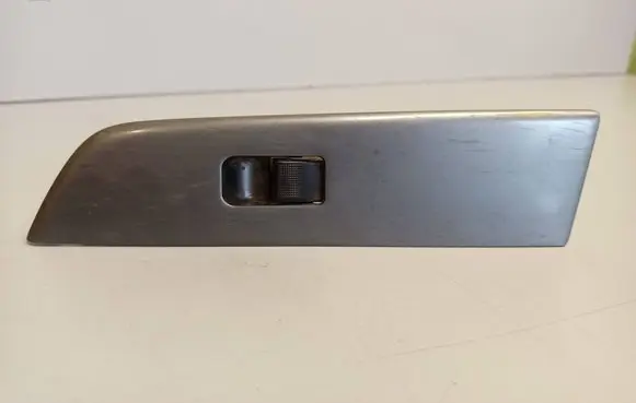 Ford Ranger Electric window control switch UR5666370 0866777