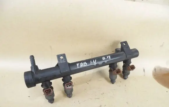 Skoda Fabia Mk1 (6Y) Fuel injector 047906031C 047133319