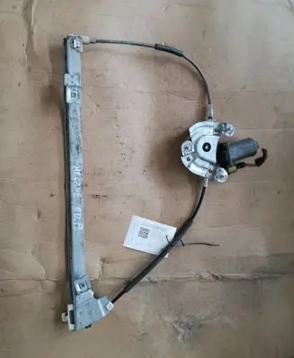 Renault Megane I Front door window regulator with motor 0130821721