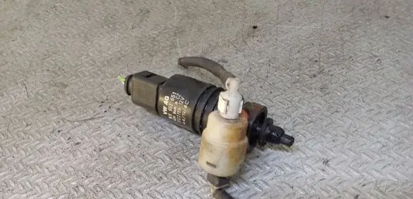 Audi Q7 4L Windscreen/windshield washer pump 1K6955651
